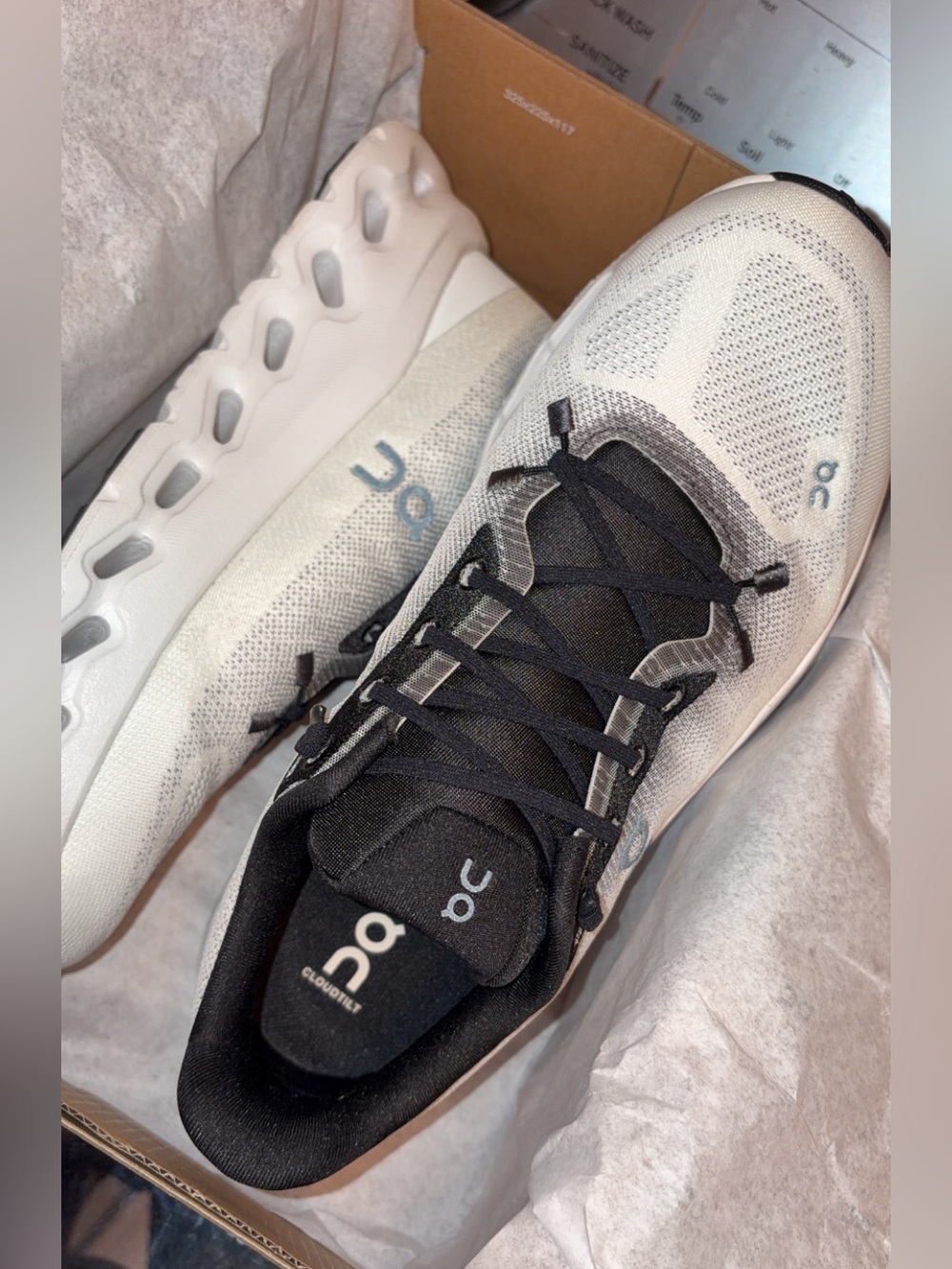ON cloudtilt women shoes
